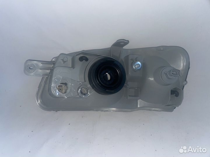 Передняя фара правая электрика хундай акцент