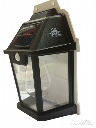 Светильник на солнечной батарее с датчиком движ