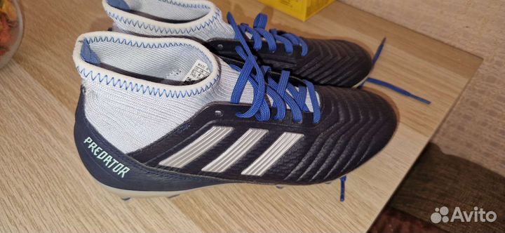 Футбольные бутсы adidas predator