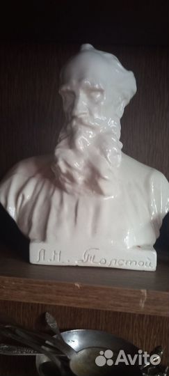 Бюст Толстой Л.Н.фарфоровый