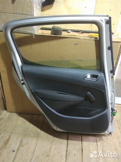 Дверь задняя левая Peugeot 308