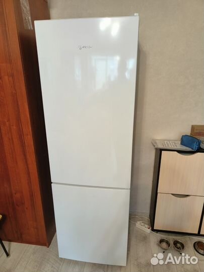 Холодильник Indesit (новый на гарантии)