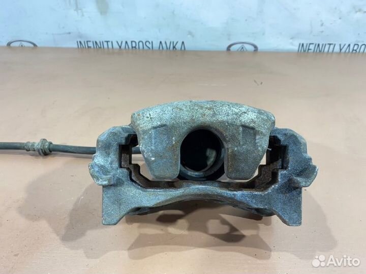 Суппорт передний правый Nissan Teana Altima L33