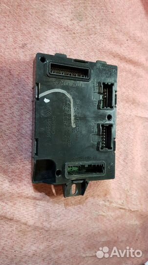 BCM Рено Логан Сандеро 2 284B17182R