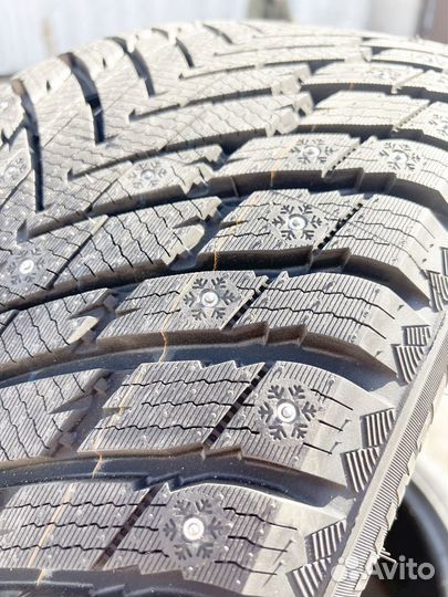 Grenlander Icedefensor Stud II 275/35 R20 129U