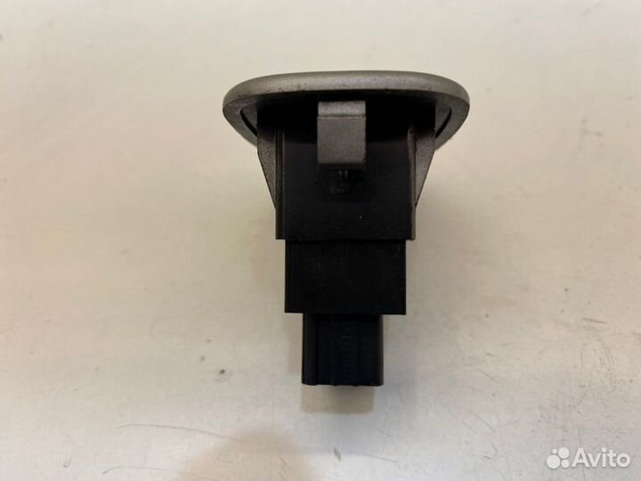 Кнопка стеклоподъемника задняя правая Kia Spectra