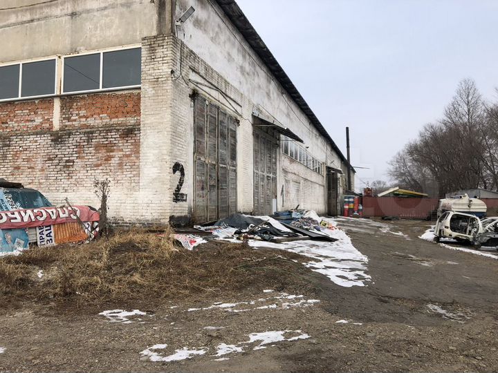 Здание, 1860 м²
