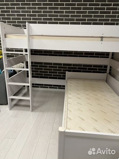 Двухъярусная кровать бу с матрасами