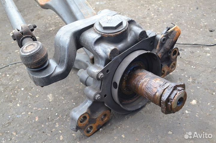 Поворотный кулак переднего моста, левый volvo FH