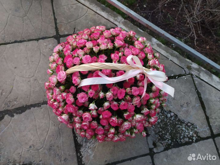 Корзина роз, кустовые розы