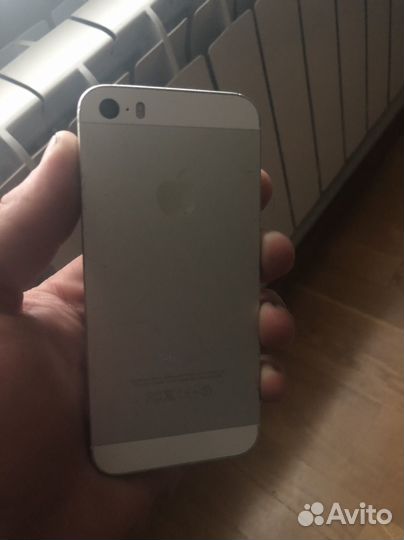 Телефон iPhone 5s