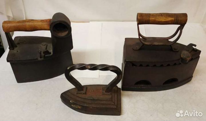 Утюг угольный, с трубой, чугунный, нагреваемый