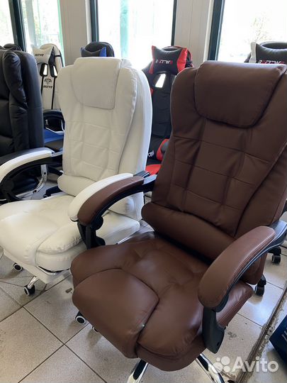 Офисное кресло