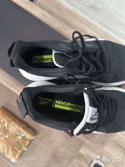 Кроссовки женские reebok 37,5р