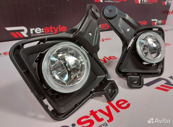 Туманки Toyota Hiace 200 2м O652