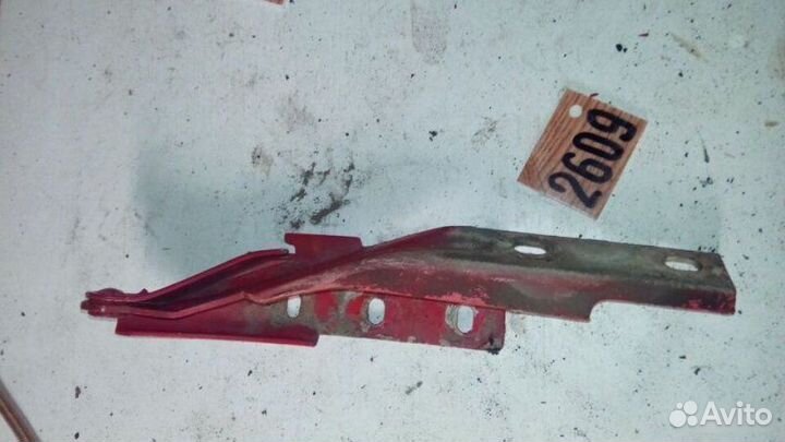 Петля капота правая Opel Vectra A 1992