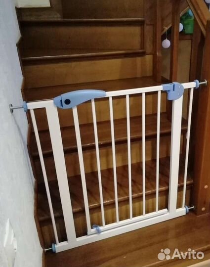 Baby Safe Барьер-калитка цвет синий-белый 75-85 см