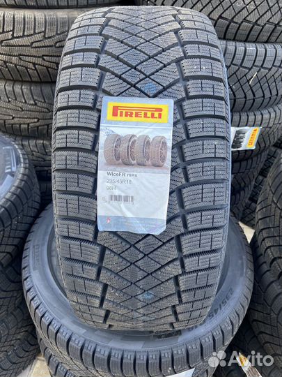 Pirelli Ice Zero FR 235/45 R18 98H