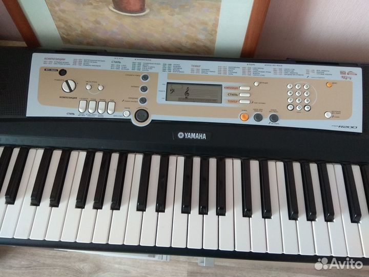 Синтезатор yamaha psr r200