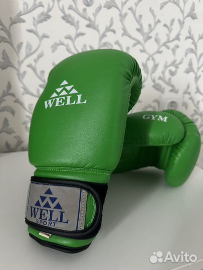 Боксерские перчатки
