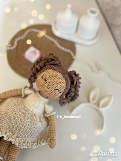 Вязаная кукла ручной работы
