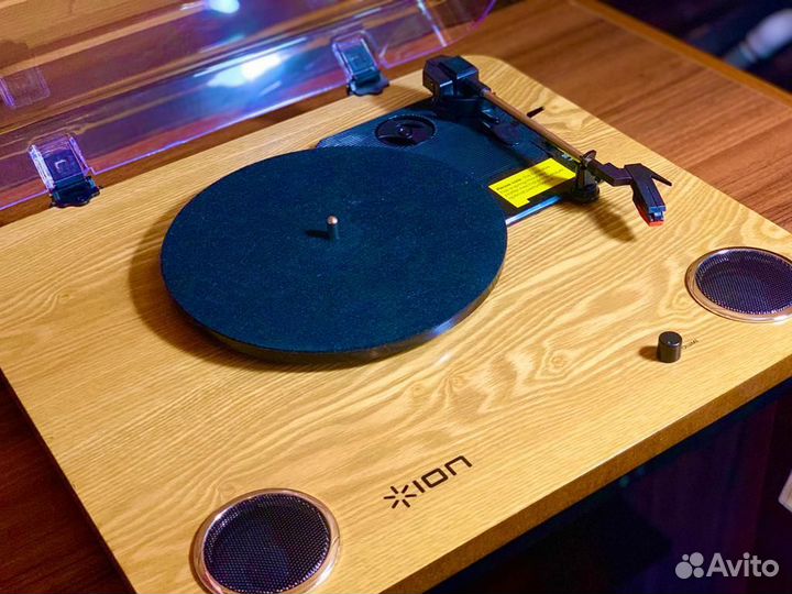 Виниловый проигрыватель