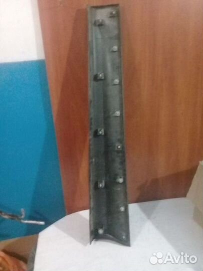 Молдинг двери передний правый Mazda