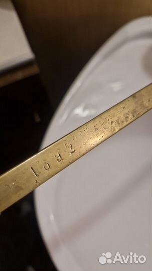 Антиквариат:замок и весы