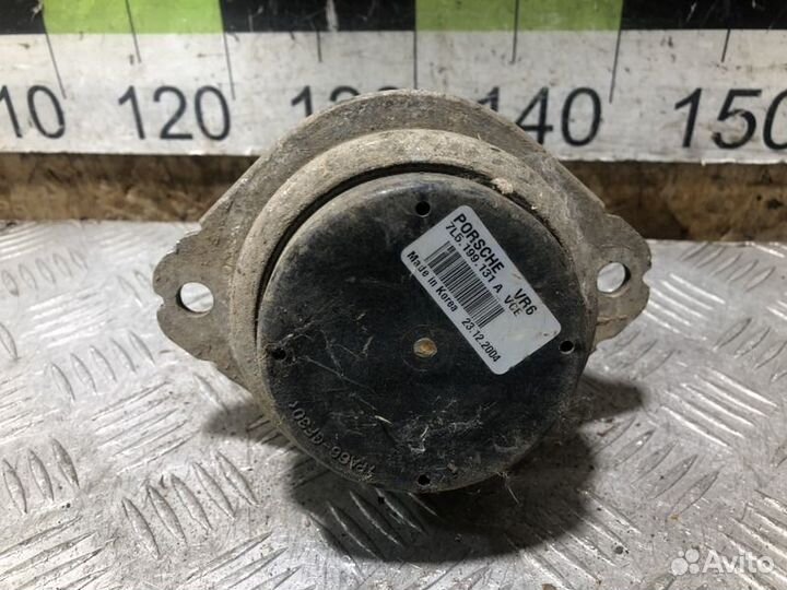 Опора двигателя правая Porsche Cayenne
