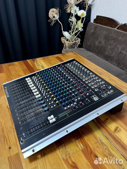 Микшерный пульт Soundcraft m8 spirit