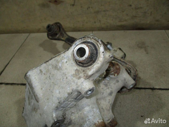 Кулак поворотный задний левый VW Tiguan 1