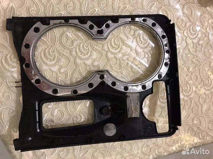 Крышка (накладка) подстаканника на Mercedes glk