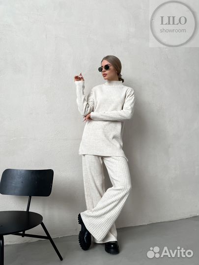 Трикотажный брючный костюм