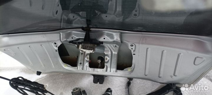 Крышка багажника Renault Sandero 1