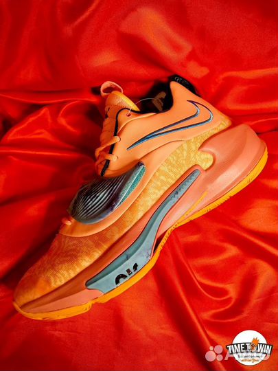 Баскетбольные кроссовки Nike Zoom Freak 3