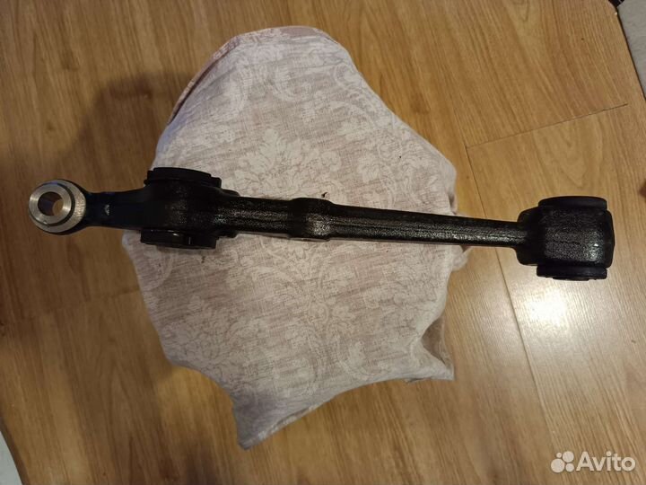 Правый нижний рычаг передней подвески на 2108,2109