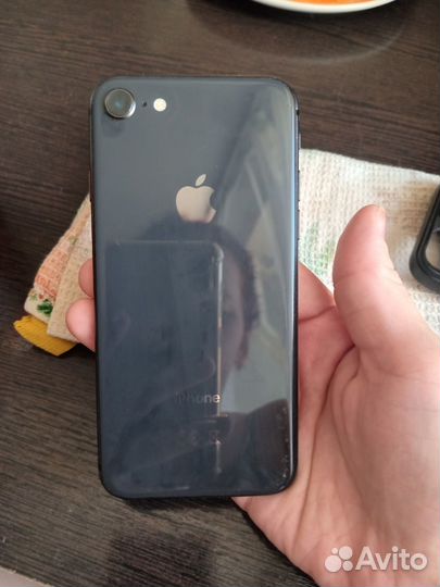 iPhone 8, 64 ГБ