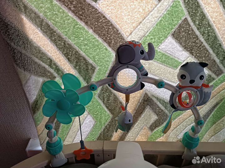 Развивающая дуга на кроватку, коляску