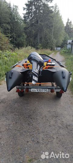 Лодка с мотором