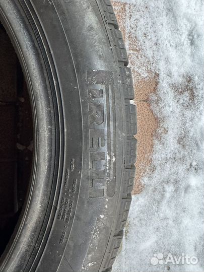 Pirelli Ice Zero 215/50 R17