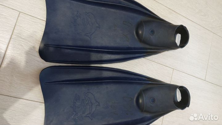 Ласты дельфин