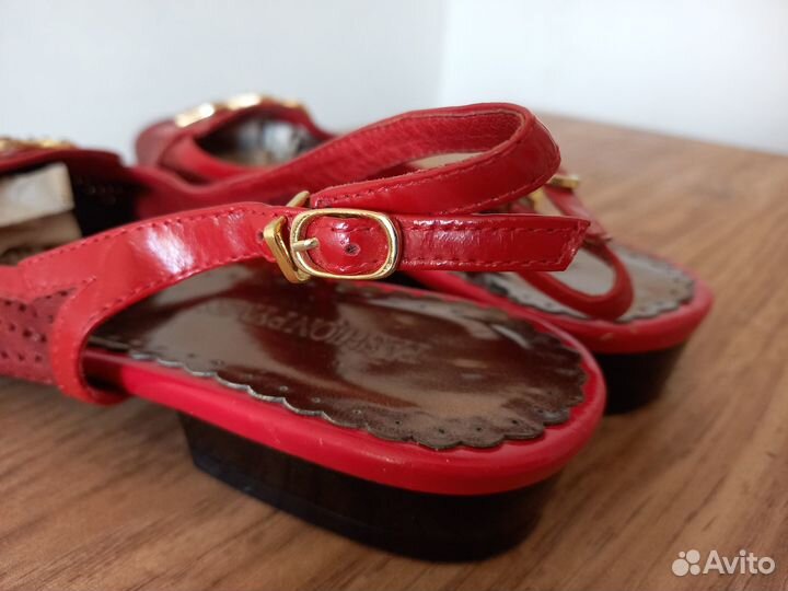 Босоножки новые 36 р с закрытым квадратным носом