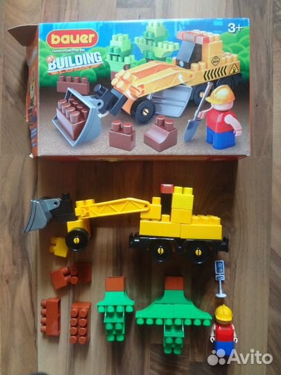 Пакетом Конструкторы,Футбол, Машинки, все за