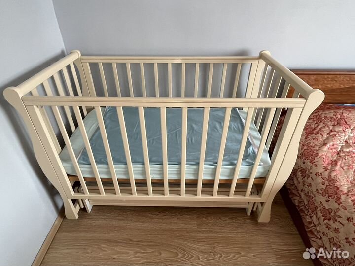 Детская кроватка