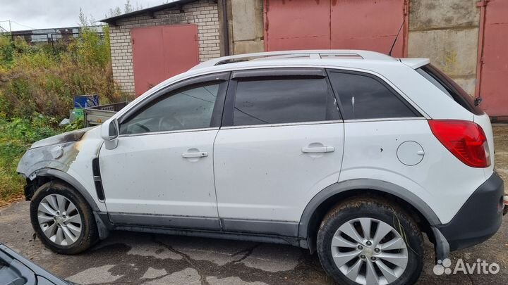 Opel Antara 2.4 AT, 2014, битый, 95 000 км