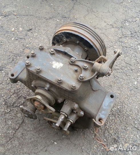 Продам раздаточную коробку ЗИЛ 131