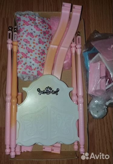 Спальный гарнитур для куклы