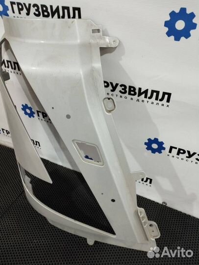 Окантовка правой фары Volvo FH5 84449155