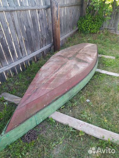 Лодка с металлическим дном