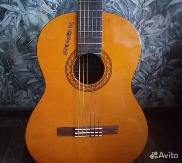 Классическая гитара yamaha c40